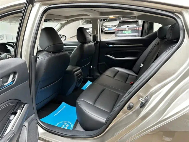 Nissan Teana — Фото автомобиля 28