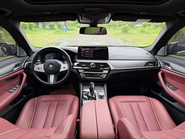BMW 5 Series — Фото автомобиля 5