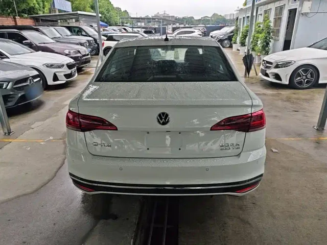 Volkswagen Bora — Фото автомобиля 5