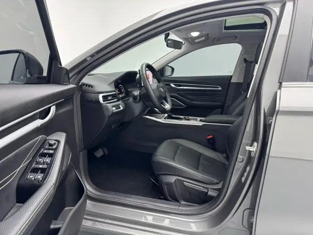 Geely Emgrand — Фото автомобиля 12
