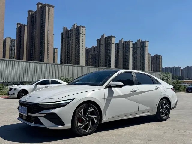 Фотография автомобиля — Hyundai Elantra