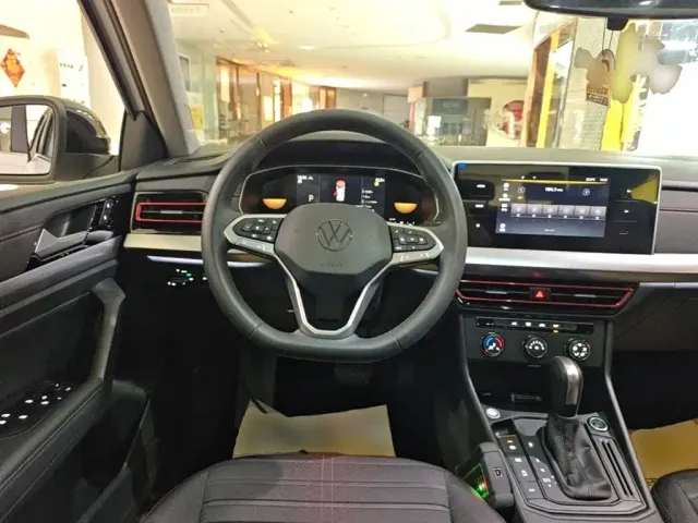 Volkswagen Lavida — Фото автомобиля 10