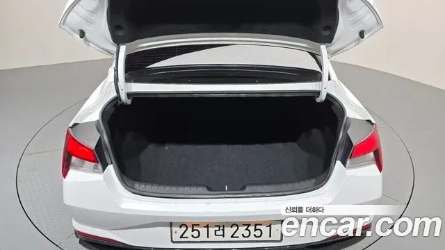 Hyundai Avante CN7 — Фото автомобиля 22