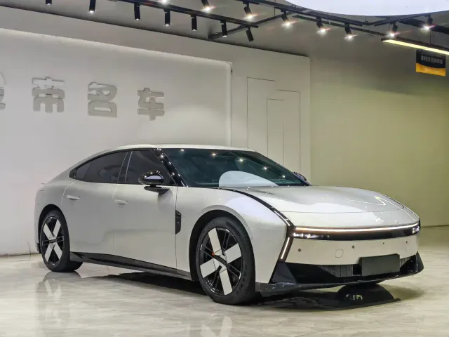 Xpeng P7 — Фото автомобиля 3