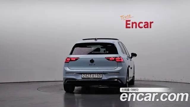 Volkswagen Golf Golf 8 поколение 2.0 TDI Prestige — Фото автомобиля 4
