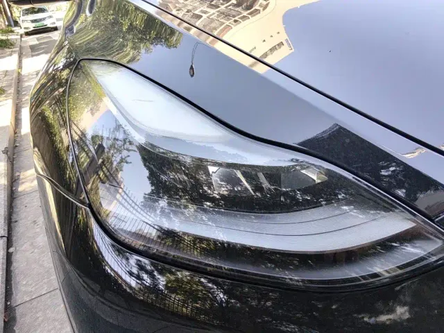 Tesla Model Y — Фото автомобиля 7