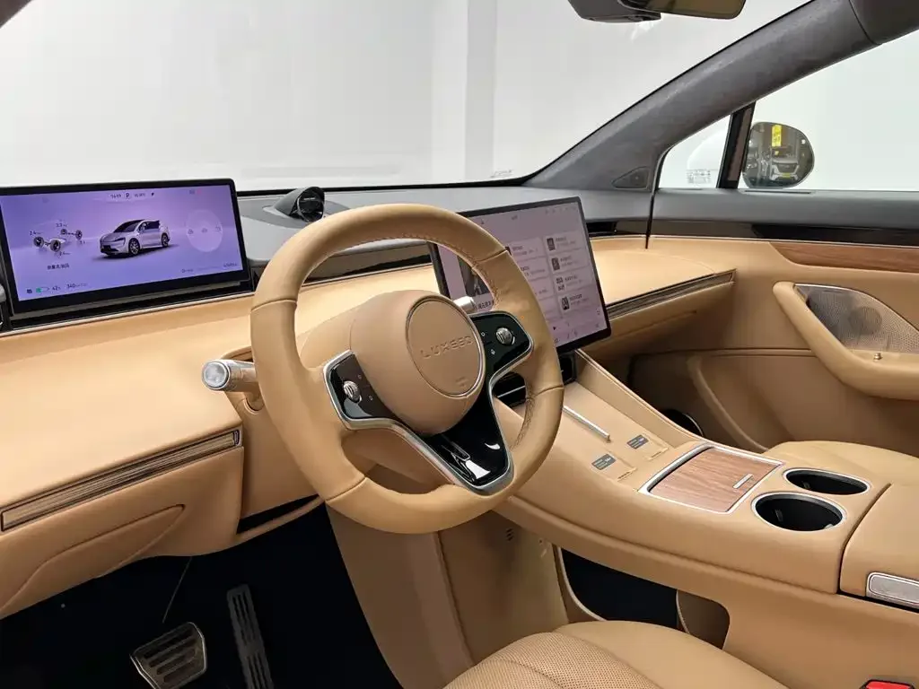 Zhijie Luxeed R7 2024 Pure Electric 802km Max — Фото автомобиля 14