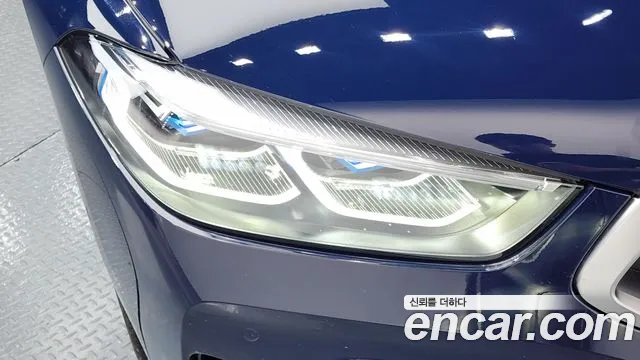 BMW 8 Series G15 — Фото автомобиля 22
