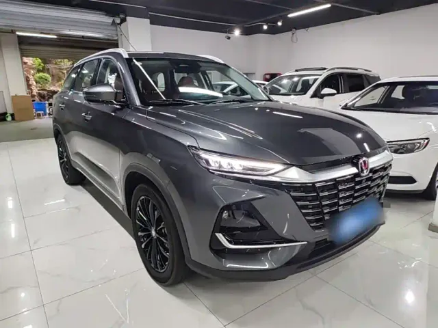 Changan CS75 — Фото автомобиля 3