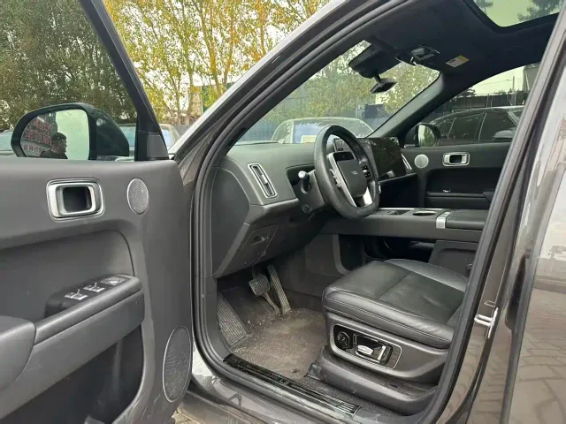Li Auto L8 — Фото автомобиля 3