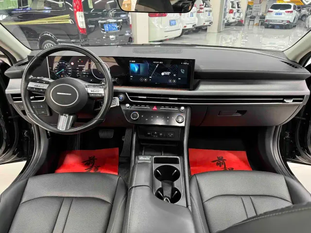 Hyundai Sonata — Фото автомобиля 10