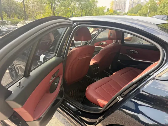 BMW 3 Series — Фото автомобиля 9
