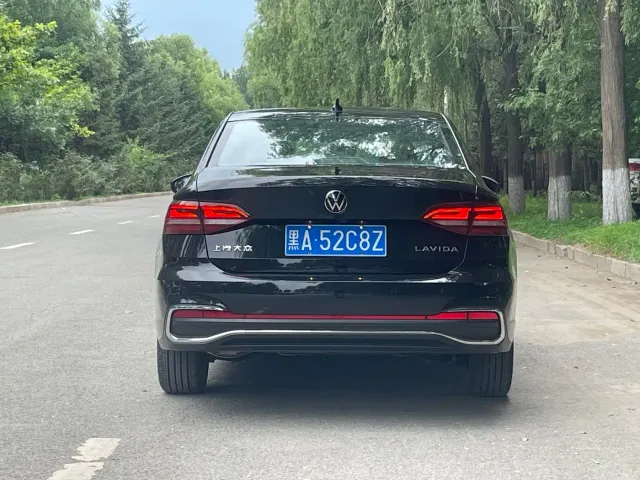 Volkswagen Lavida — Фото автомобиля 4