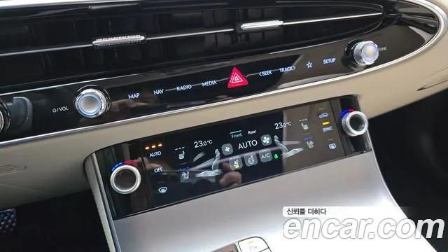 Genesis GV70 2.5T Бензин AWD — Фото автомобиля 28