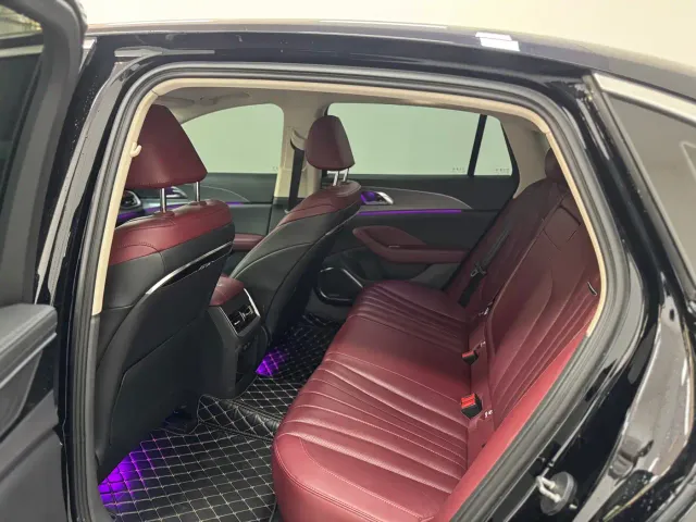 Hongqi H5 — Фото автомобиля 5