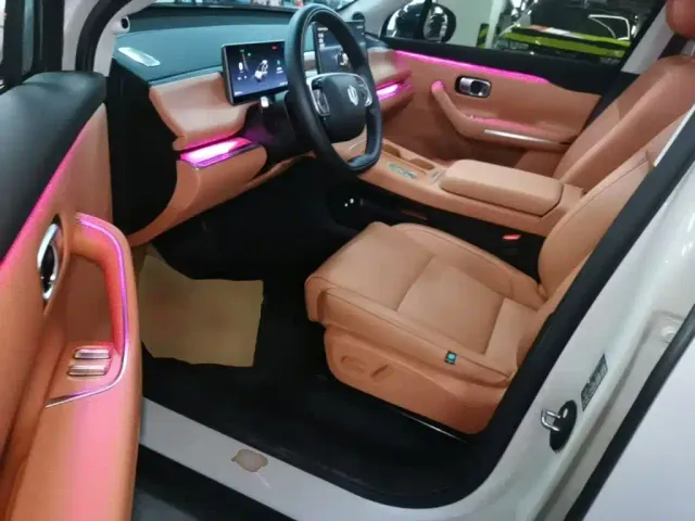 Leapmotor C10 — Фото автомобиля 14