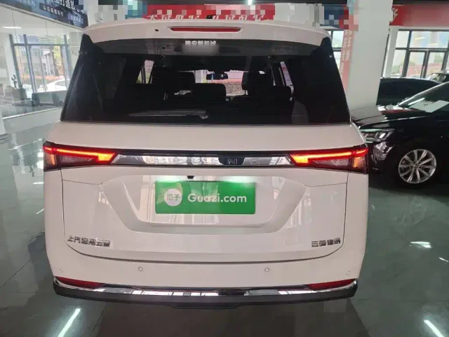 Wuling Jiachen — Фото автомобиля 3