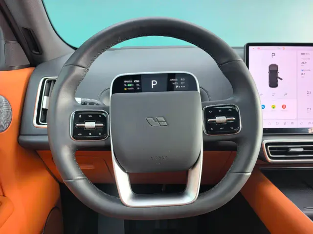 Li Auto L7 — Фото автомобиля 8