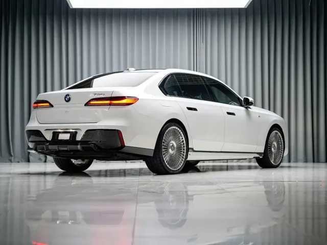 BMW 7 Series — Фото автомобиля 9