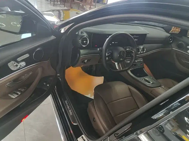 Mercedes-Benz E-Class — Фото автомобиля 15