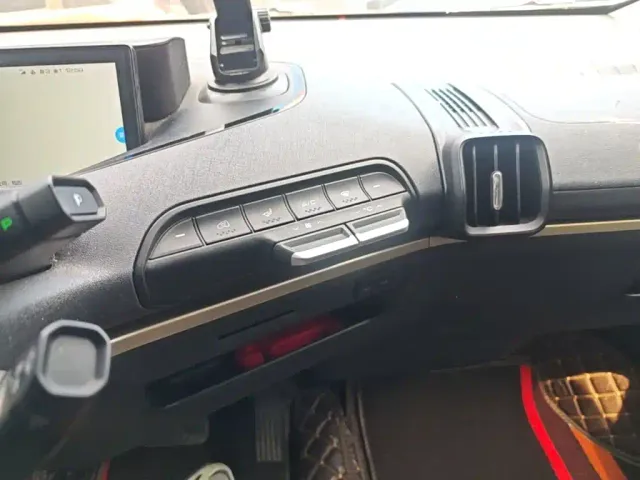 Baojun KiWi EV — Фото автомобиля 12