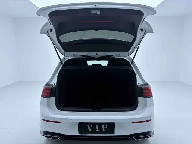 Volkswagen Golf — Фото автомобиля 14