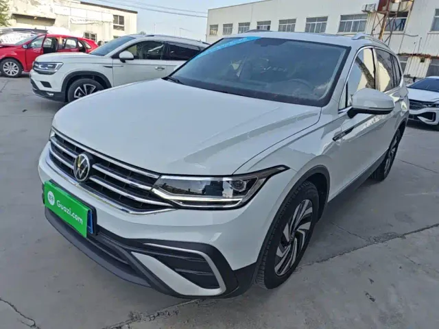 Фотография автомобиля — Volkswagen Tiguan L