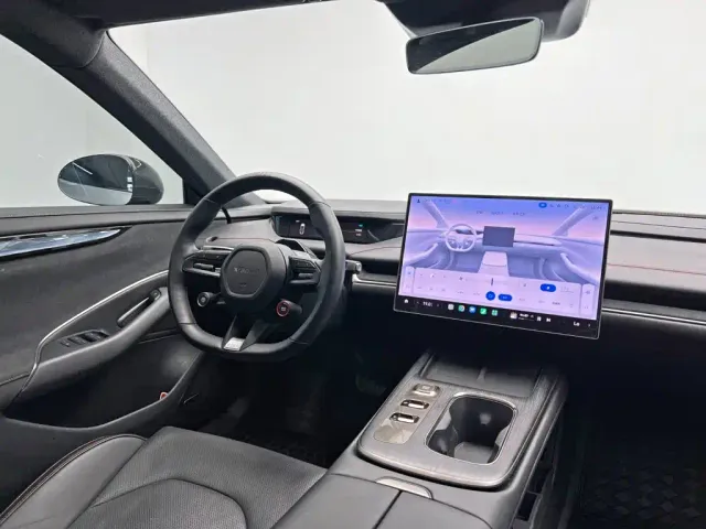 Xiaomi SU7 — Фото автомобиля 26