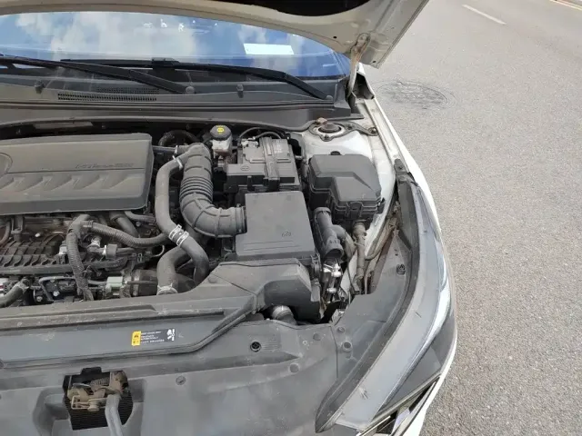 Hyundai Elantra — Фото автомобиля 18