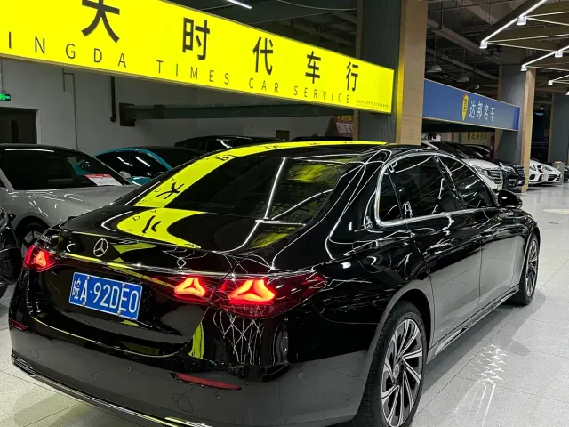 Mercedes-Benz E-Class — Фото автомобиля 9