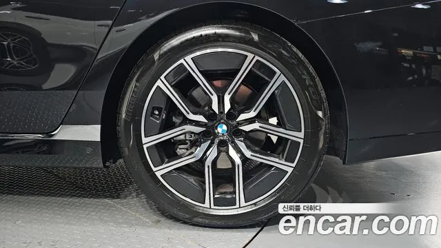 BMW 7-Series 7 серия (G70) 740i xDrive M Sport — Фото автомобиля 19