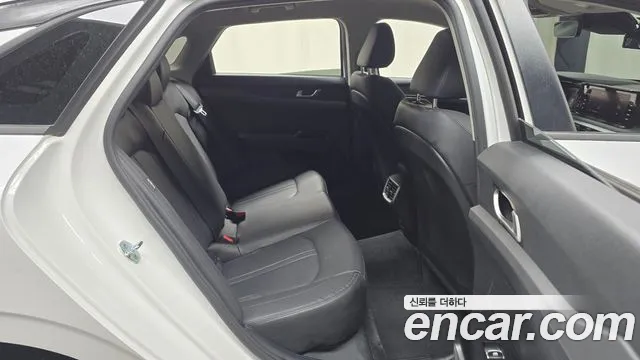 Kia K5 K5 3 поколение 2.0 LPI(Для проката) — Фото автомобиля 12