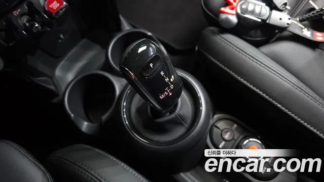 Mini Cooper Cooper 5 дверей Classic — Фото автомобиля 9