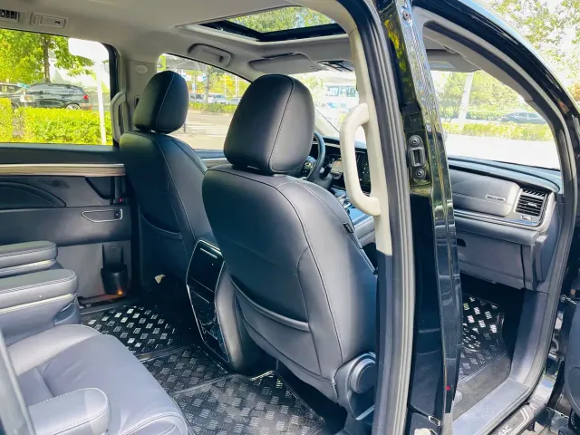GAC Trumpchi M8 — Фото автомобиля 23