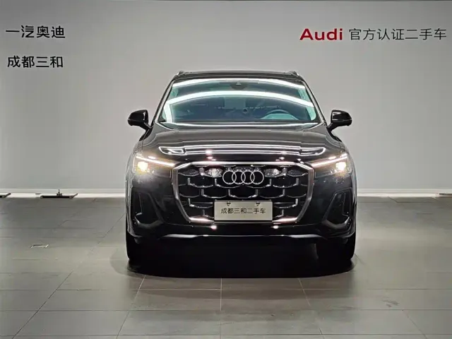 Audi Q7 — Фото автомобиля 2