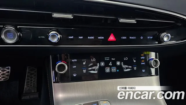 Genesis GV70 2.5T Бензин 2WD — Фото автомобиля 17