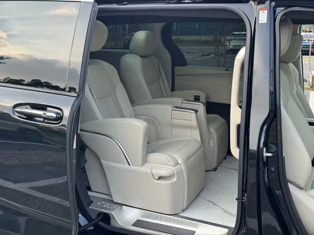 Toyota Granvia — Фото автомобиля 8