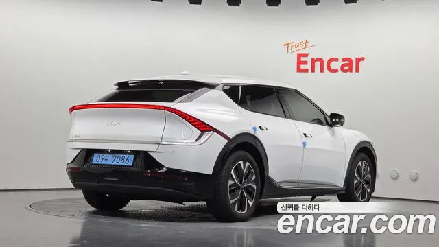 Kia EV6 — Фото автомобиля 2