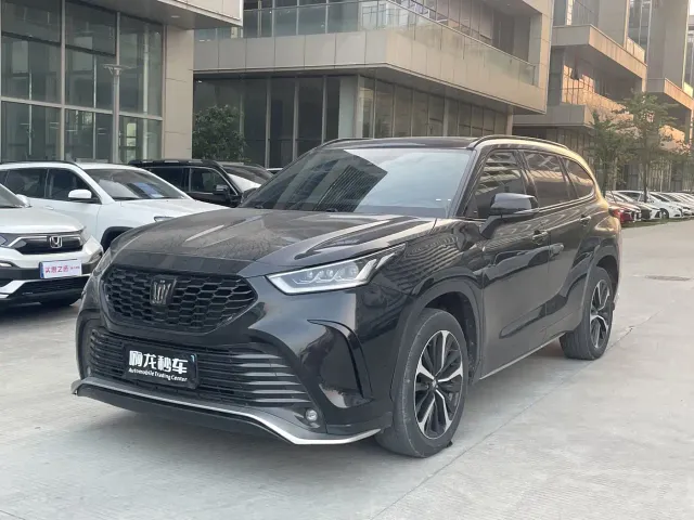 Фотография автомобиля — Toyota Crown Kluger