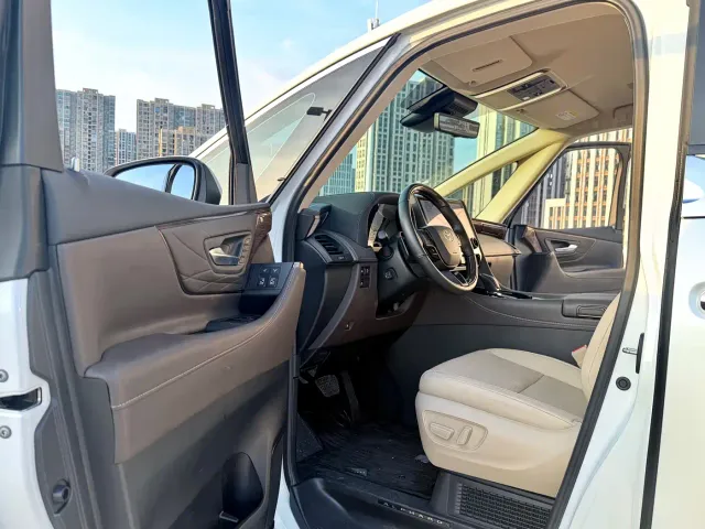 Toyota Alphard — Фото автомобиля 4