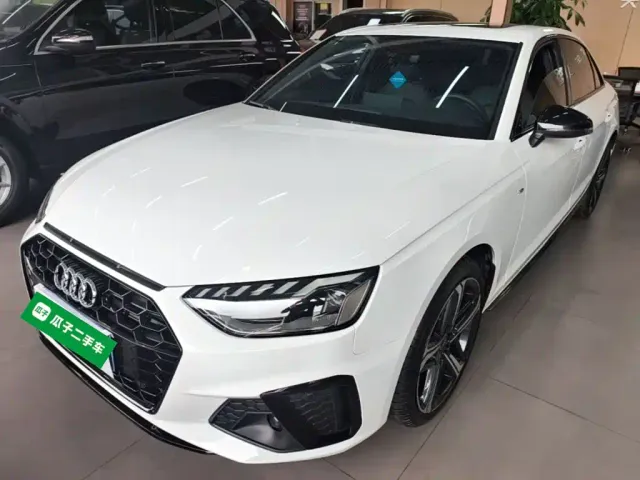 Фотография автомобиля — Audi A4L