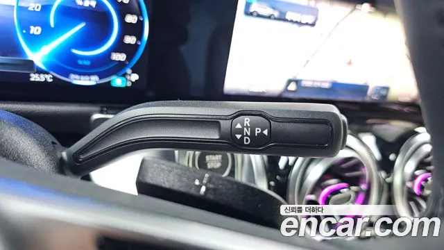 Mercedes-Benz EQB — Фото автомобиля 9