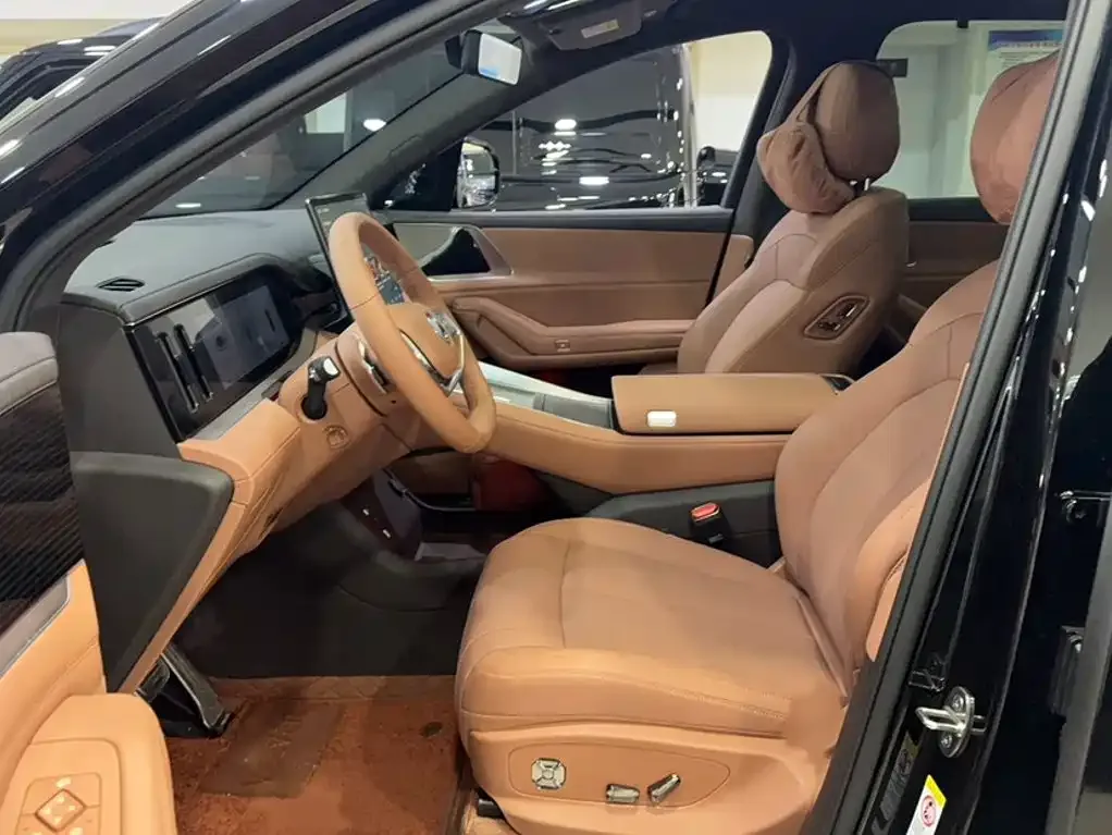 Denza Denza N8L 2025 Standard — Фото автомобиля 11