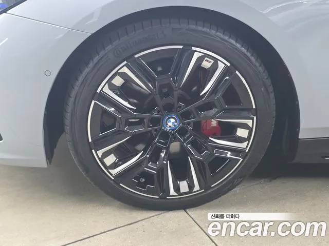 BMW i5 — Фото автомобиля 5