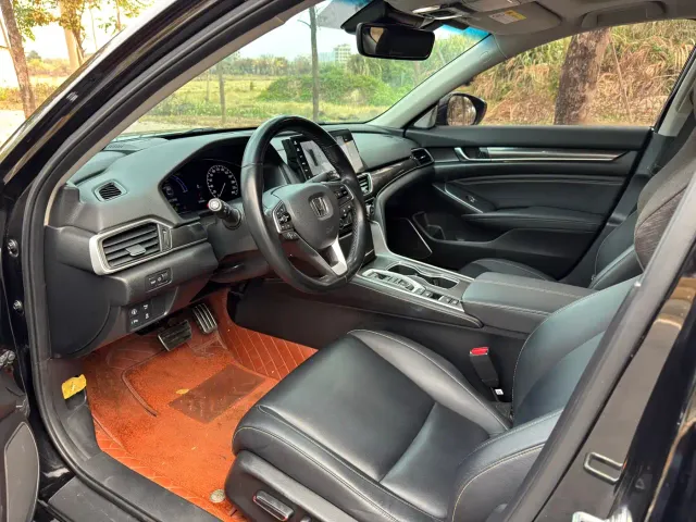 Honda Accord — Фото автомобиля 5