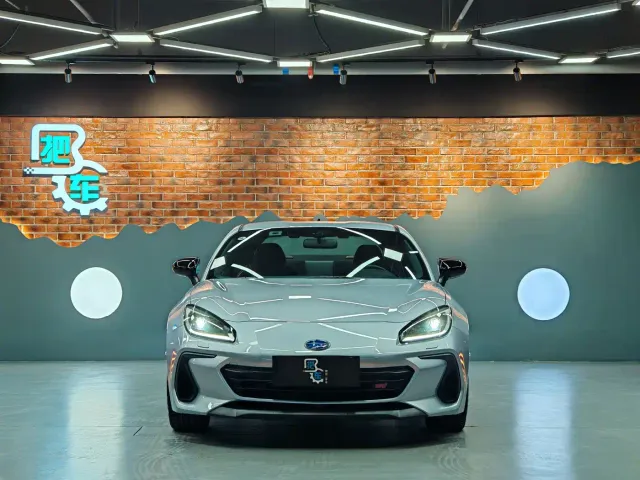 Subaru BRZ — Фото автомобиля 2