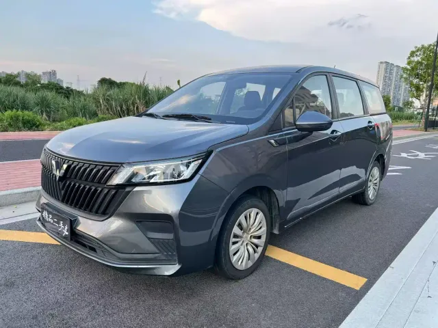 Фотография автомобиля — Wuling Jiachen