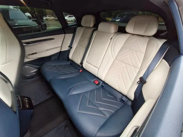 Zeekr 001 — Фото автомобиля 8