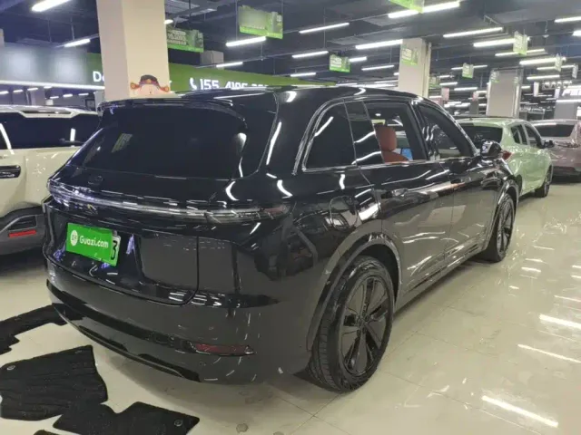 Li Auto L7 — Фото автомобиля 6