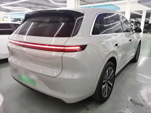 Li Auto L6 — Фото автомобиля 6